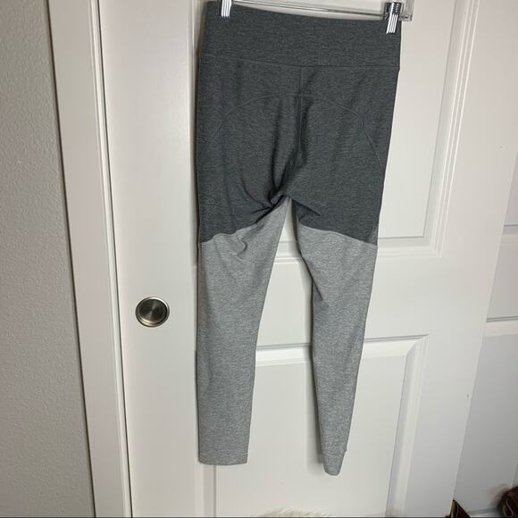 Outdoor Voices Gray Colorblock High Rise 7/8 Leggings Size Small - Picture 5 of 6